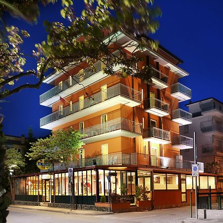 Hotel Beach2 Лидо-ди-Езоло Экстерьер фото
